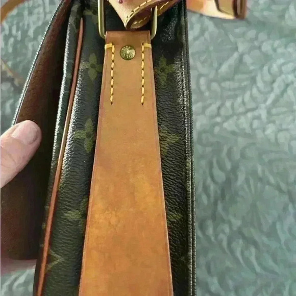 LV CARTOUCHIERE GM SHOULDER BAG MONOGRAM- 100% authentic & ready for the summer - Picture 6 of 15